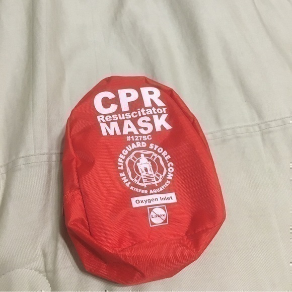 CPR resuscitation mask bag NWOT - Picture 1 of 8